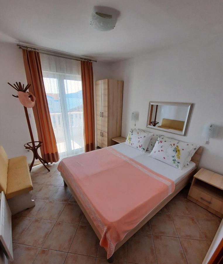 Apartments Milicevic Χέρτσεγκ Νόβι Εξωτερικό φωτογραφία